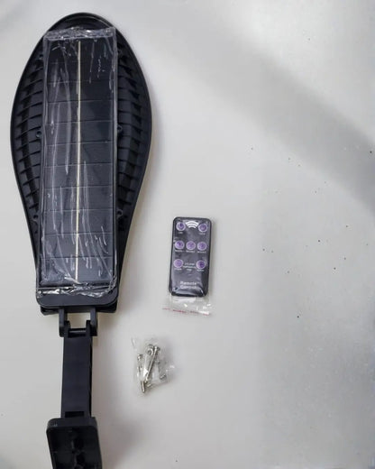 مصباح طاقة شمسية - بقوة 500 واط  LED خارجي مقاوم للماء IP65 مع جهاز تحكم عن بعد